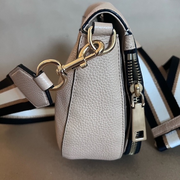 MARC JACOBS Gotham Nomad Leather Crossbody Bag In Hazelnut Gold Hardware - Picture 4 of 12